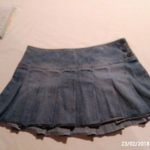 Pleated Mini skirt